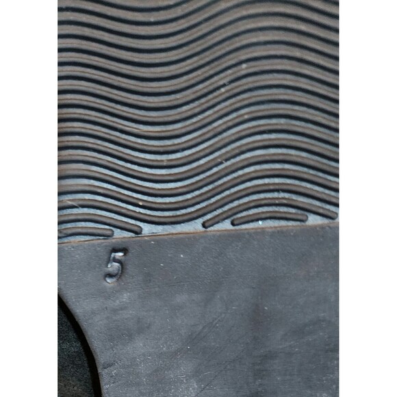 La Canadienne Womens Suede Ankle Booties Black Heel 2" Model #10935 Size 7.5M - Picture 9 of 10